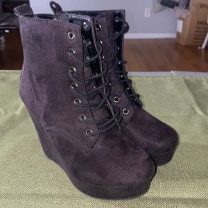 Womens heels size 6.5